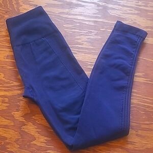LULULEMON Compression Legging Navy Blue Sz 2 EUC 7/8 length pants hot yoga